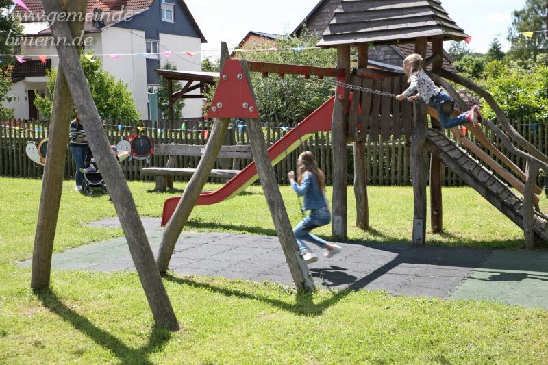 Einweihung des neuen Spielplatzes Br�nn 15.06.2024