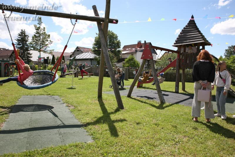 Einweihung des neuen Spielplatzes Br�nn 15.06.2024