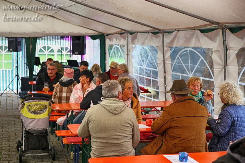 Eisbeinessen auf der gr�nen Wiese 13.09.2024
