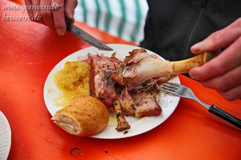 Eisbeinessen auf der gr�nen Wiese 13.09.2024