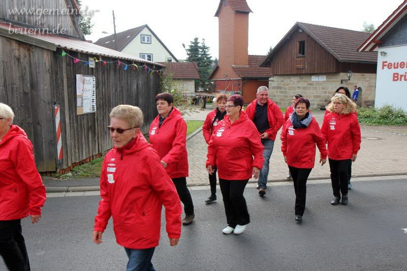 Gottesdienst, Frhschoppen, Feuerwehrbung, Feuerwerk