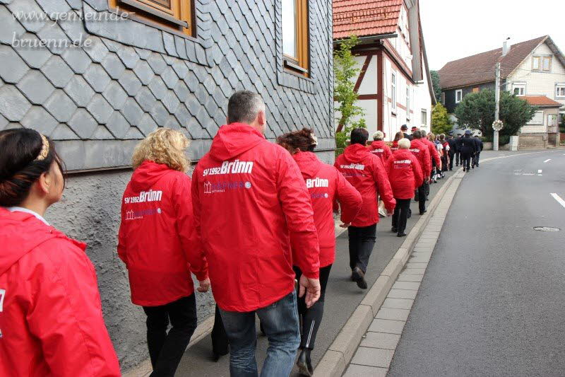 Gottesdienst, Frhschoppen, Feuerwehrbung, Feuerwerk