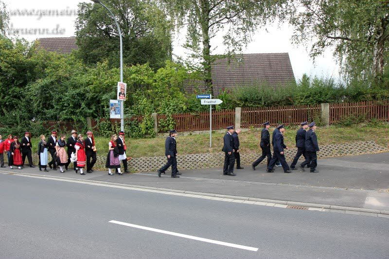 Gottesdienst, Frhschoppen, Feuerwehrbung, Feuerwerk