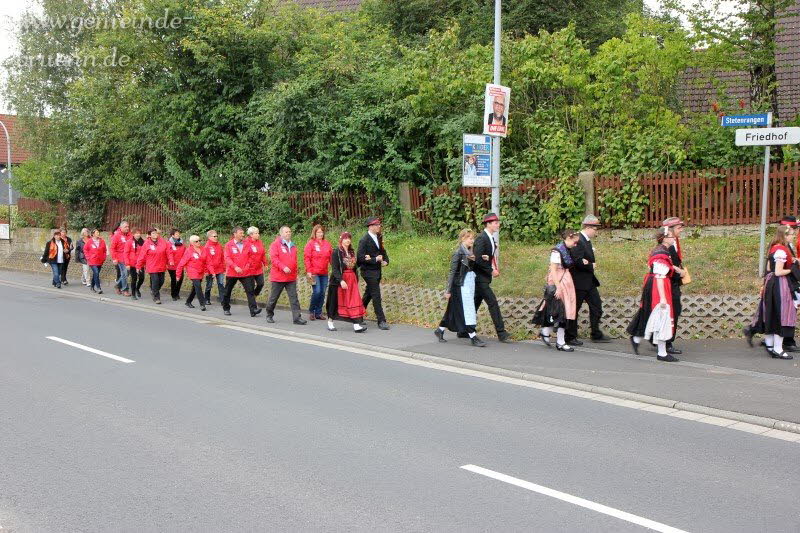 Gottesdienst, Frhschoppen, Feuerwehrbung, Feuerwerk