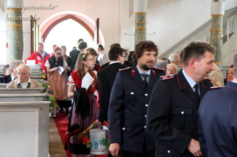 Gottesdienst, Frhschoppen, Feuerwehrbung, Feuerwerk