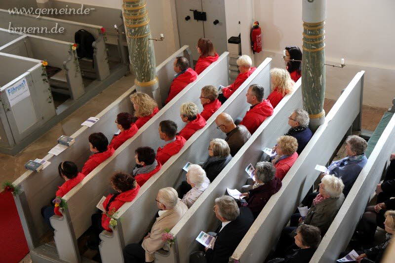 Gottesdienst, Frhschoppen, Feuerwehrbung, Feuerwerk