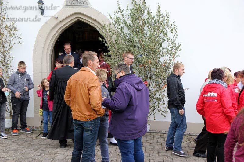 Gottesdienst, Frhschoppen, Feuerwehrbung, Feuerwerk