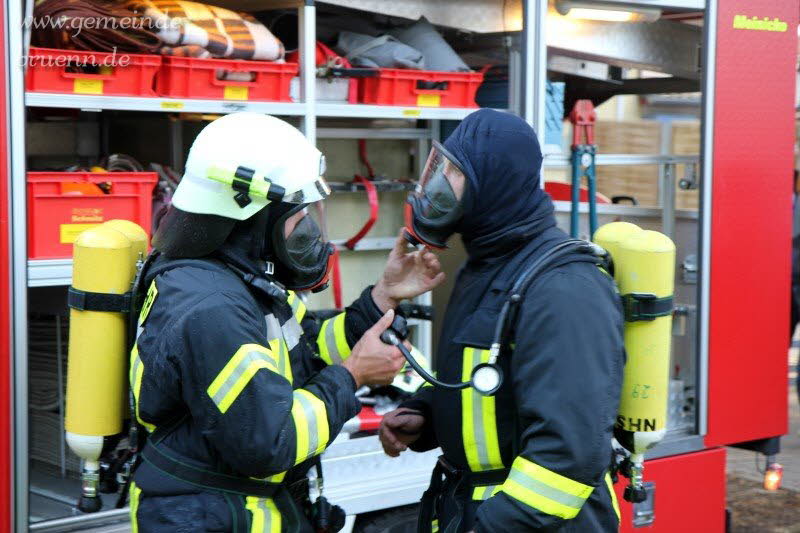Gottesdienst, Frhschoppen, Feuerwehrbung, Feuerwerk