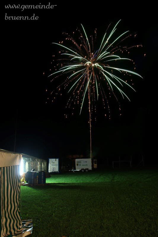 Gottesdienst, Frhschoppen, Feuerwehrbung, Feuerwerk