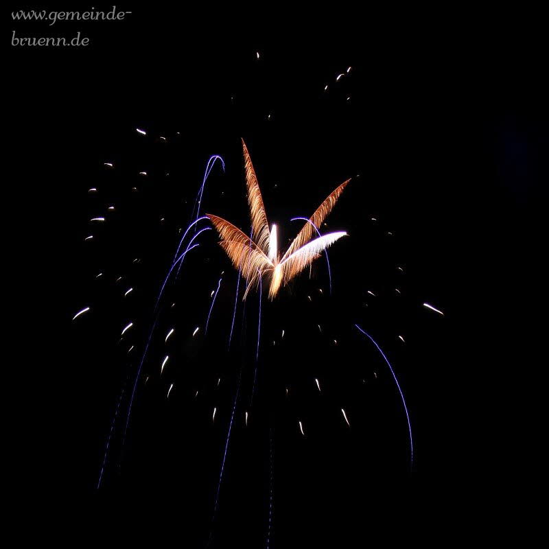 Gottesdienst, Frhschoppen, Feuerwehrbung, Feuerwerk
