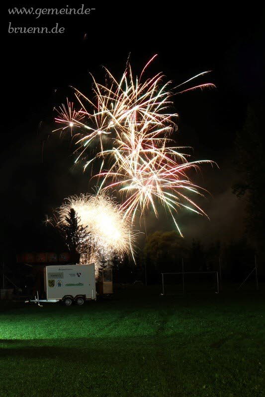 Gottesdienst, Frhschoppen, Feuerwehrbung, Feuerwerk