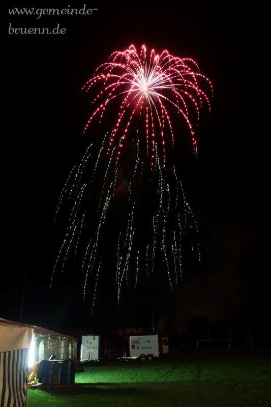 Gottesdienst, Frhschoppen, Feuerwehrbung, Feuerwerk