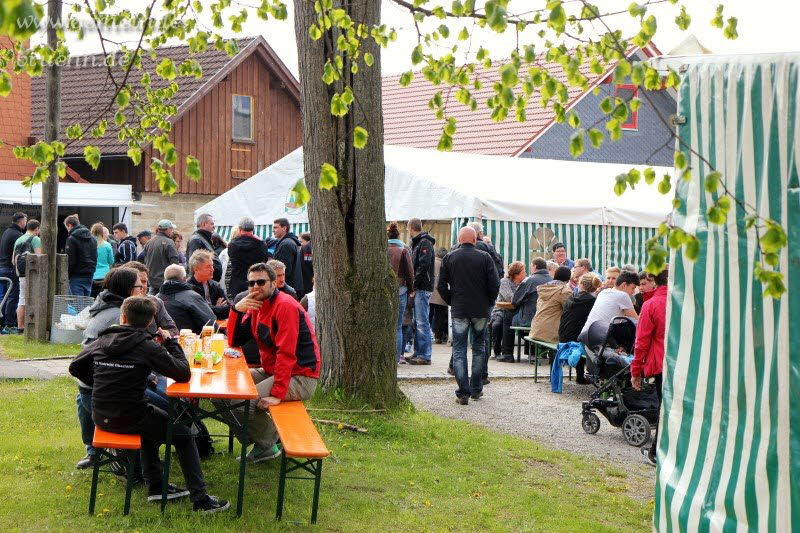 Fr�hlingsfest auf dem Dorfplatz 01.05.2016