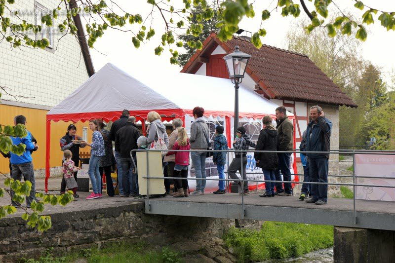 Fr�hlingsfest auf dem Dorfplatz 01.05.2016