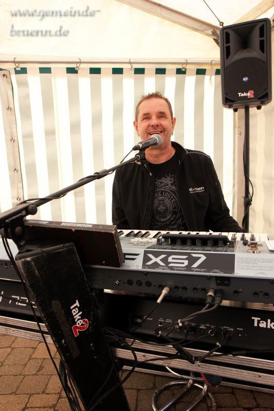 Fr�hlingsfest auf dem Dorfplatz 01.05.2016