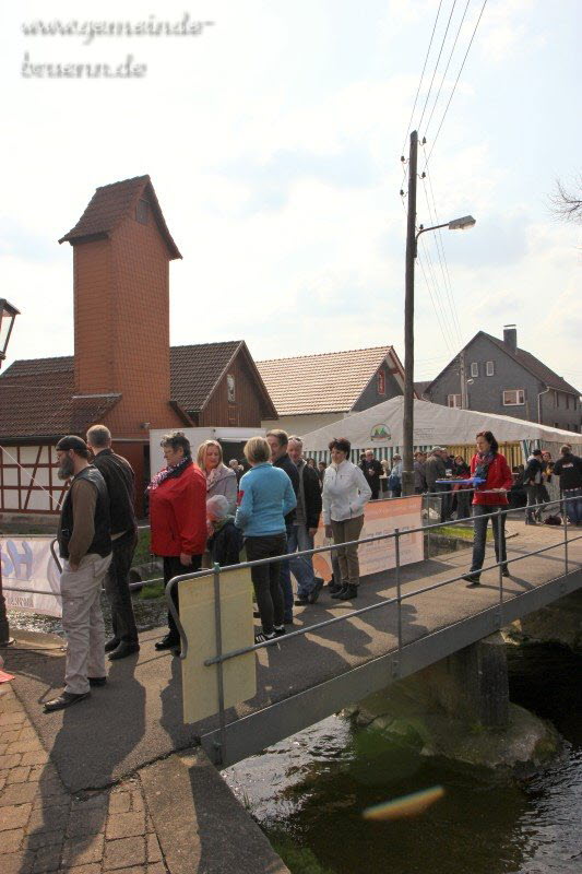 Fr�hlingsfest auf dem Dorfplatz 01.05.2016